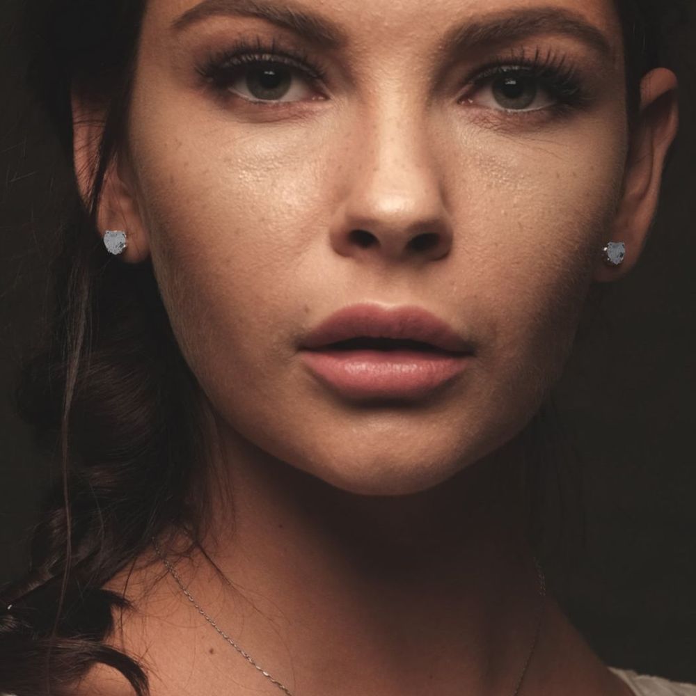 Boucles d'oreilles à tige en forme de cœur avec zircone cubique
